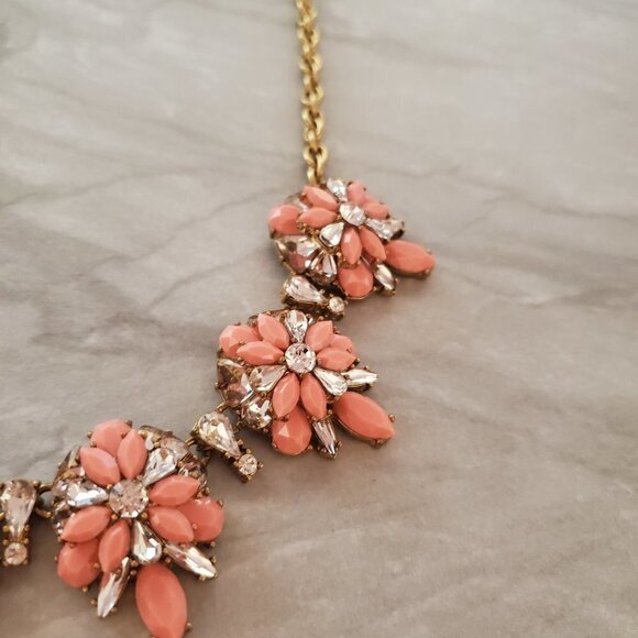 ✨ J.Crew Pink Rhinestone Crystal Cluster Stacked Statement Necklace ✨ - Picture 5 of 16